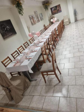 Комплекс и конна база Рекар